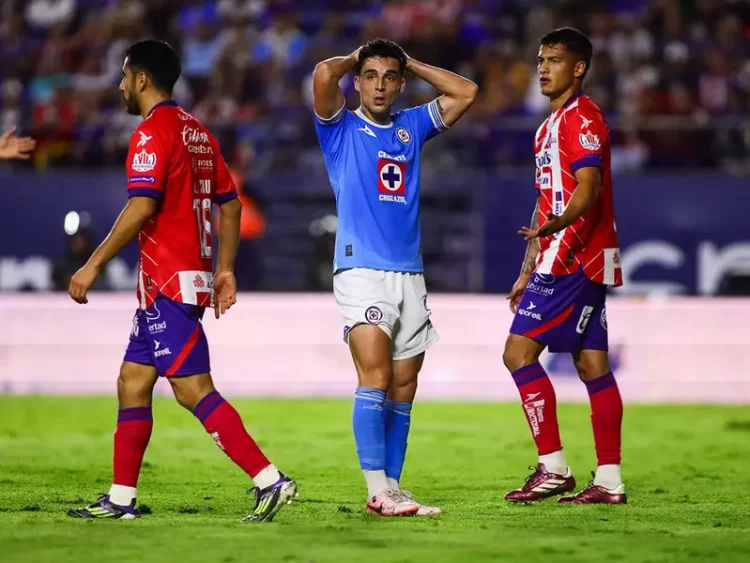 Atlético de San Luis doblega 3-1 a Cruz Azul y termina el invicto de la máquina