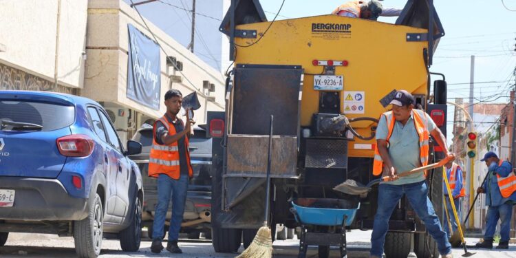 Realiza Gobierno de Victoria bacheo de calles en zona centro de la capital tamaulipeca