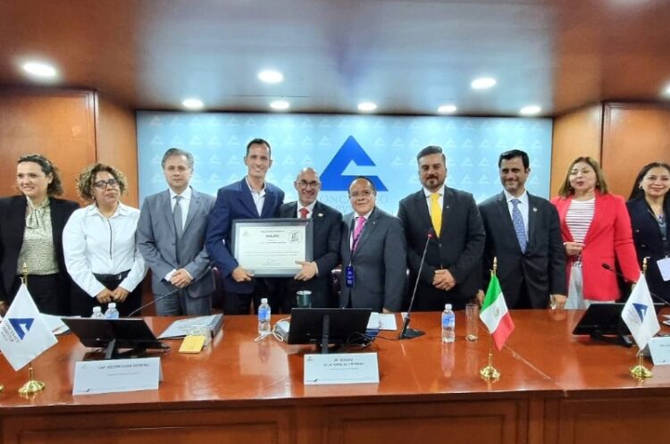 Premian a Texmelucan, Puebla como primer municipio en reubicar al comercio ambulante en México