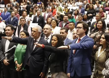 Sebastián Ebrard, rinde protesta como diputado federal; también regresa Jesús Nader