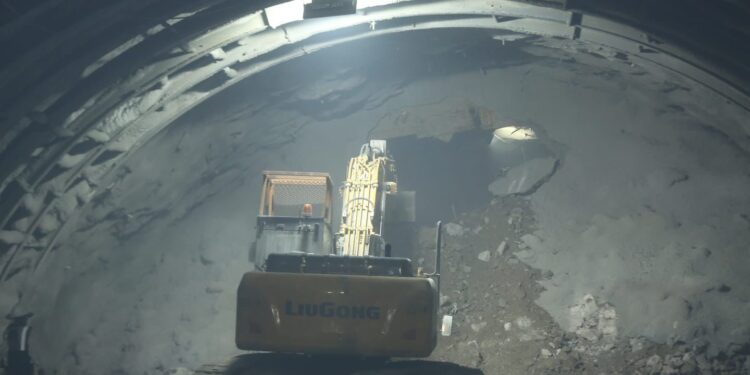 Atestigua gobernador de Tamaulipas conexión de túnel en la autopista Mante-Ocampo-Tula