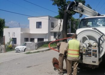 Suma COMAPA brigada de impacto para atender fugas en colonias de Cd. Victoria