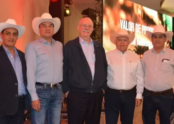 Plantean ganaderos de México que gobierno de Sheinbaum de prioridad al sector pecuario
