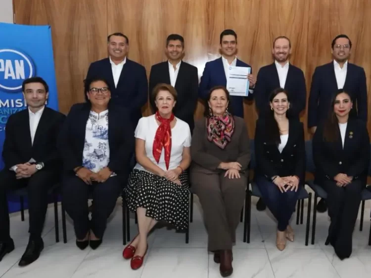 Jorge Romero registra su planilla para la dirigencia nacional del PAN