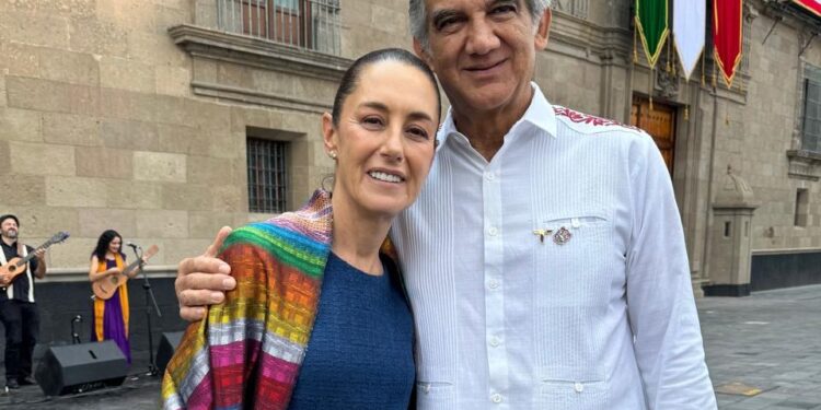 Asiste Américo Villarreal al sexto informe de gobierno del presidente López Obrador