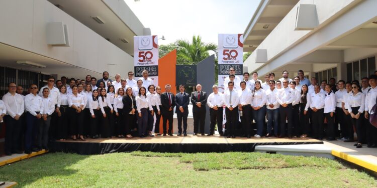 Celebra la UAT 50 años de impartir posgrado en Centro Universitario de Tampico