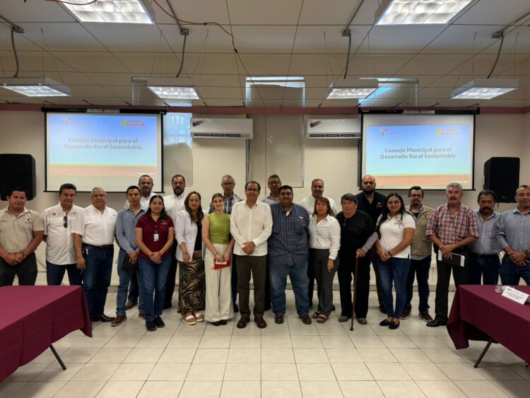 Reconocen productores del campo victorense trabajo del alcalde