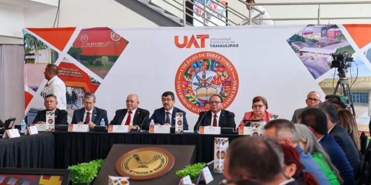Rector y directores de la UAT evalúan avances y logros académicos