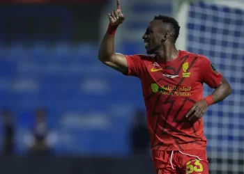 Julián Quiñones vuelve a brillar en Arabia y anota ‘doblete’