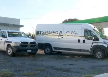 En Reynosa ejecutan a balazos a mujer que viajaba con su familia en auto