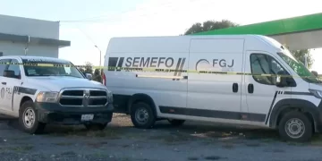 En Reynosa ejecutan a balazos a mujer que viajaba con su familia en auto