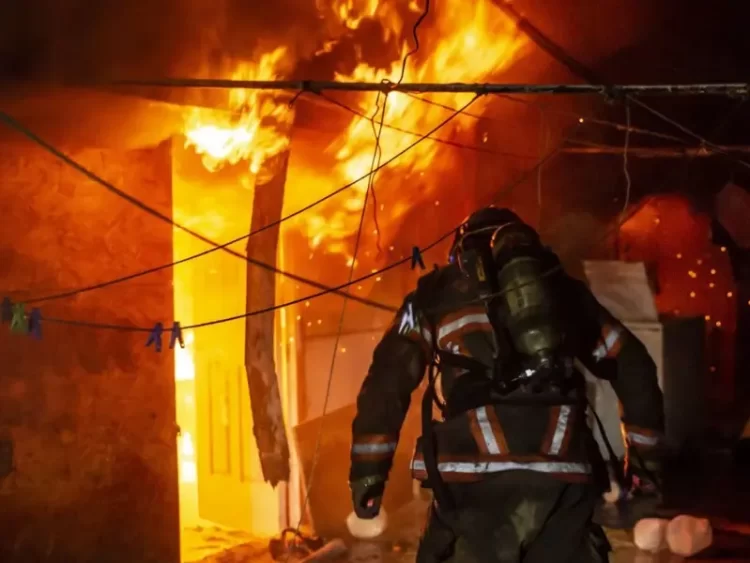 Mueren en Chihuahua cinco miembros de una familia en incendio de vivienda