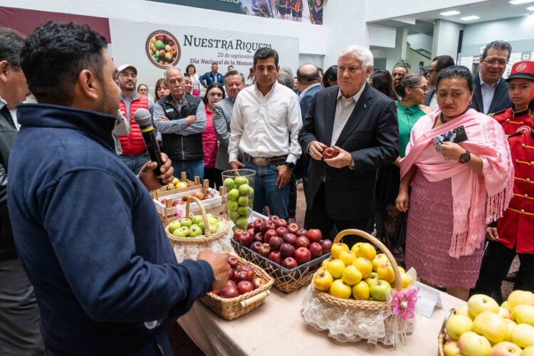 Reconocen labor de fruticultores de México; declaran al 20 de septiembre Día Nacional de la Manzana