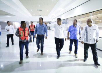 Supervisa Américo Villarreal rehabilitación del Centro de Convenciones de Matamoros