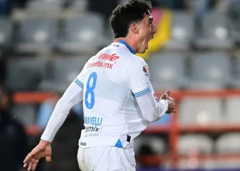 Cruz Azul remonta y se impone 4-2 sobre Pachuca