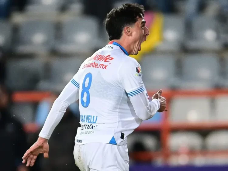 Cruz Azul remonta y se impone 4-2 sobre Pachuca