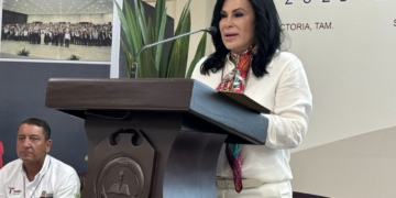 Reconocen liderazgo de 30 años de Blanca Valles en Consejo Estatal del SUTSPET