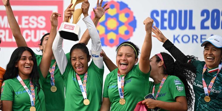 Selecciones de México femenil y varonil ganan la Homeless World Cup en Seúl