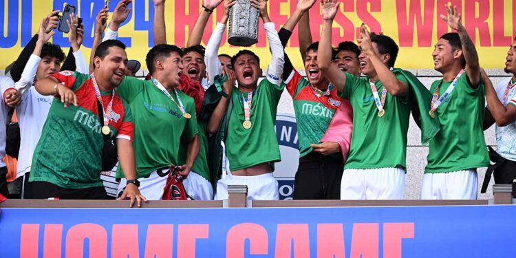 Selecciones de México femenil y varonil ganan la Homeless World Cup en Seúl