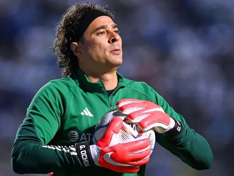 Guillermo Ochoa continuará su carrera en el AVS SAD de Portugal