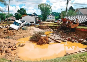 Caos dificulta rescate de víctimas por el huracán Helene en EU