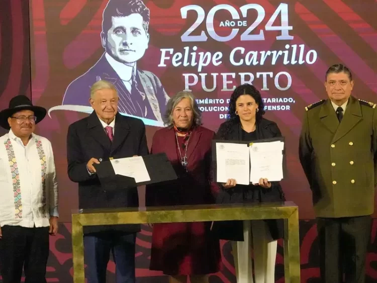 AMLO firma reformas constitucionales de Guaria Nacional y pueblos indígenas en Palacio Nacional