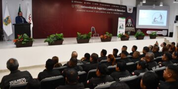 Recibe personal operativo de la SSPT conferencia de derechos humanos enfocada a migración