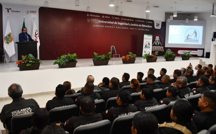 Recibe personal operativo de la SSPT conferencia de derechos humanos enfocada a migración