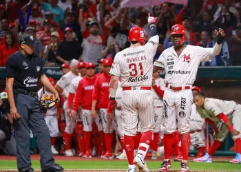 Diablos destroza y blanquea a Sultanes en el segundo juego de la Serie del Rey