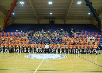 Presenta el rector Anaya a los Correcaminos UAT Liga Mayor de Futbol Americano