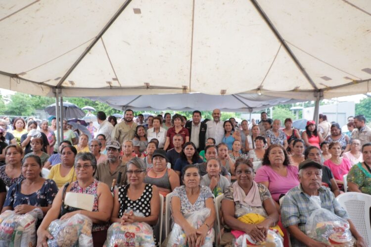 Entregan apoyos del Programa Alimentando tu Bienestar en Altamira, Tamaulipas
