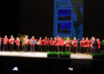Celebran Américo Villarreal y esposa 25 aniversario de la rondalla del Hospital General de Victoria