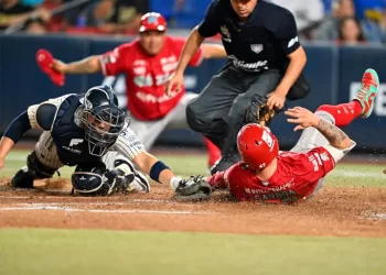 Diez años después, Diablos gana la Serie del Rey ante unos inoperantes Sultanes