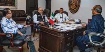 Se reúne Alcalde Dr. Rubén Sauceda con funcionarios del Puente Nuevo; dialogan sobre posible visita de AMLO