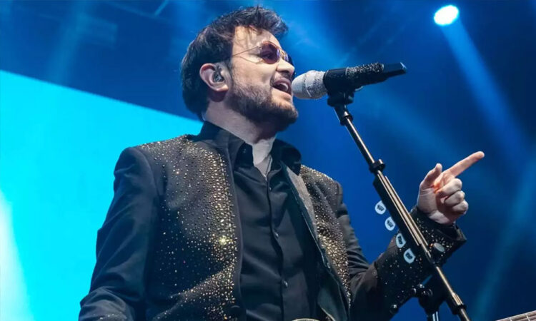 Aleks Syntek celebra 30 años de carrera