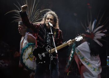 Álex Lora emocionado por tributo de Metallica en México