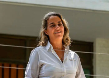 Opositores reportan cerco policial en residencia diplomática argentina