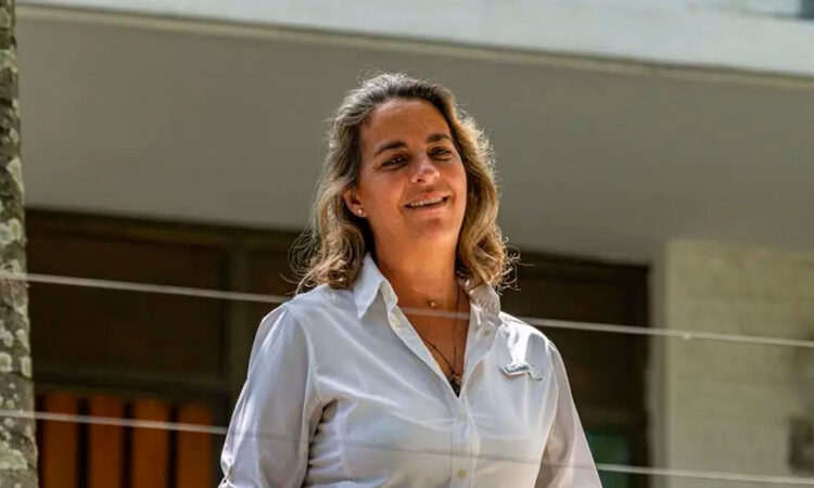 Opositores reportan cerco policial en residencia diplomática argentina