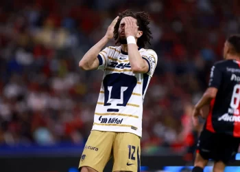 El Chino Huerta lidera cambios en la alineación de México ante Canadá