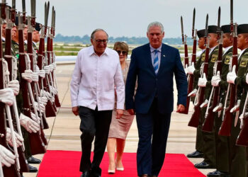 El Presidente cubano Díaz-Canel llega a México para toma de posesión de Claudia Sheinbaum