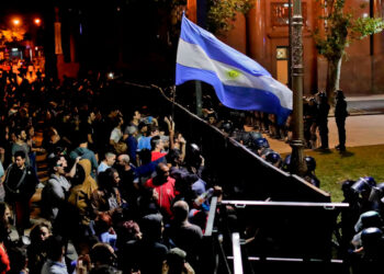 FMI avala veto a reforma jubilatoria y destaca metas fiscales