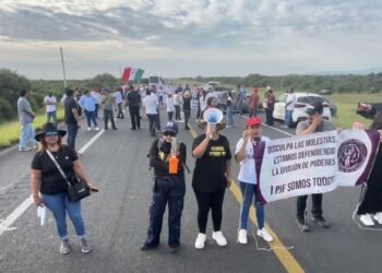 Trabajadores del Poder Judicial cierran carretera a Zaragoza
