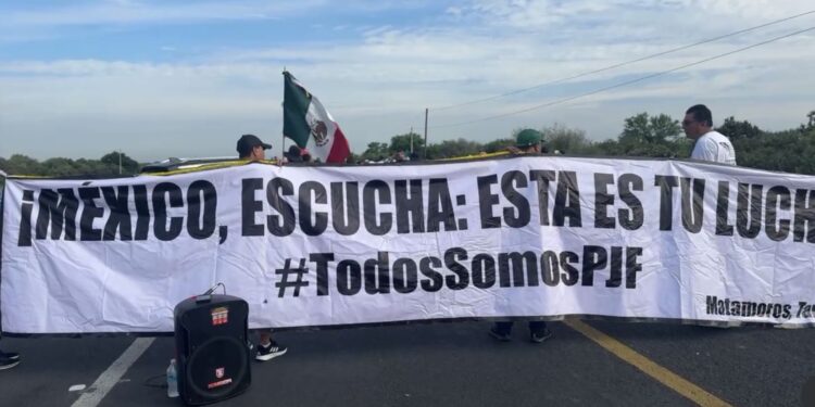 Trabajadores del Poder Judicial cierran carretera a Zaragoza