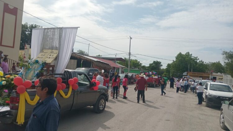 Camioneta atropella a peregrinos en Llera, muere una mujer
