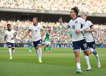 Inglaterra vence 0-2 a Irlanda en el debut de Carsley