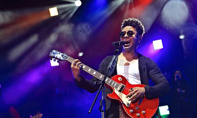 Kalimba celebra 20 años de carrera con emotivo concierto en Monterrey