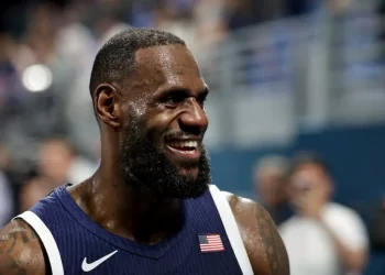 LeBron James emocionado por jugar con su hijo Bronny
