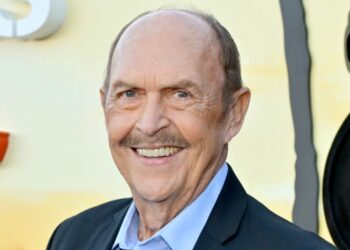 Fallece John Ashton a los 76 años tras una lucha contra el cáncer