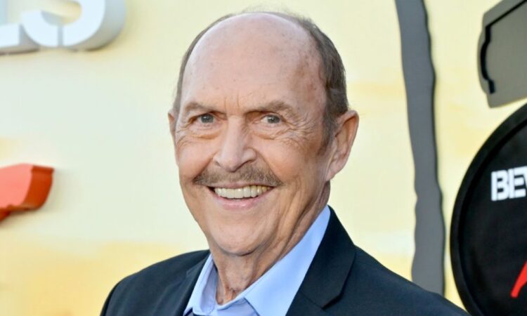 Fallece John Ashton a los 76 años tras una lucha contra el cáncer