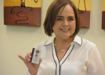 Acuden a credencialización nuevos diputados